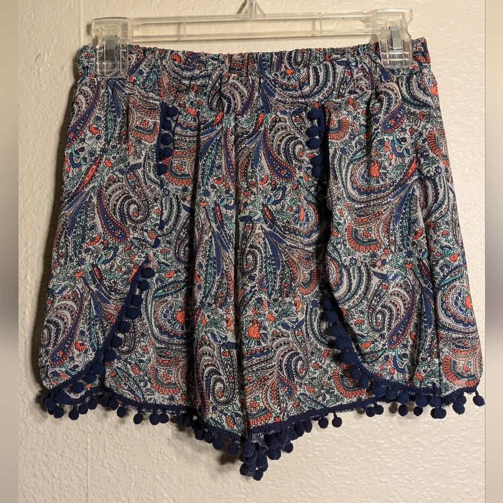 Moa Moa Paisley Print Women's Shorts with Pom Pom Trim Size Medium